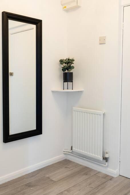 Cosy Decorated Flat In Tonbridge Apartment Exterior photo